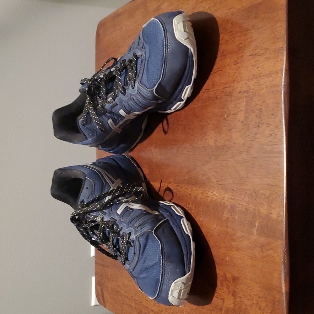 Mens Asics Gel Venture 7, size 11